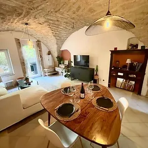 charmante-maison-de-village-au-pied-du-lberon.fr-provencehotel.com/