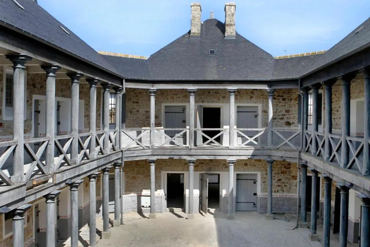 Guingamp, Maison De Ville 0*, Guingamp France